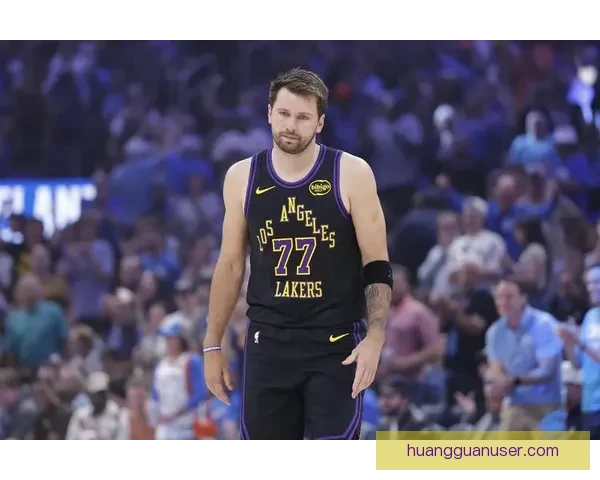 海斯：教练强调与艾顿一起守住禁区 东契奇复出需避免再吃技术犯规